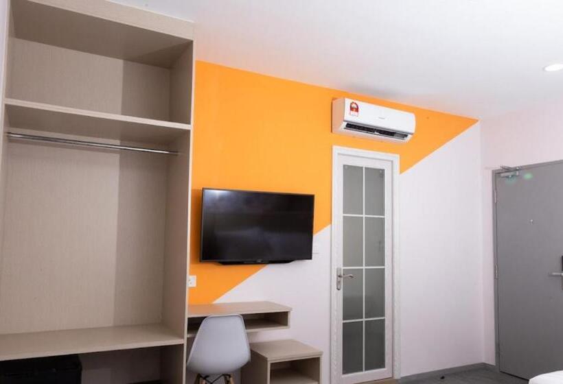 The Crown Hotel Klia