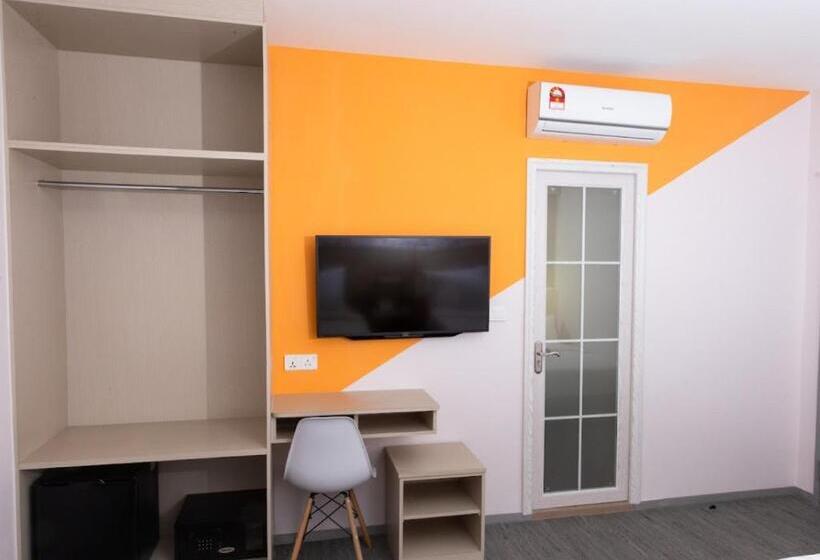 The Crown Hotel Klia