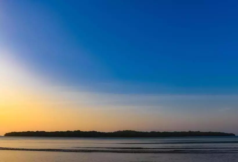 ペンション Nikki Peucang Resort