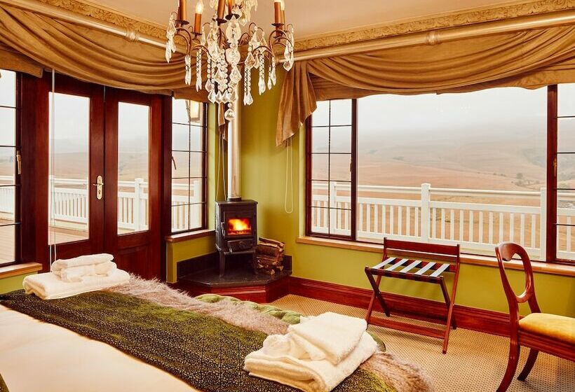 بنسيون Swallow Cliff Hall