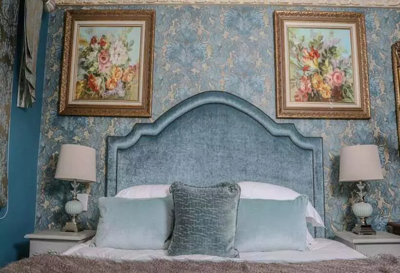 ペンション Swallow Cliff Hall