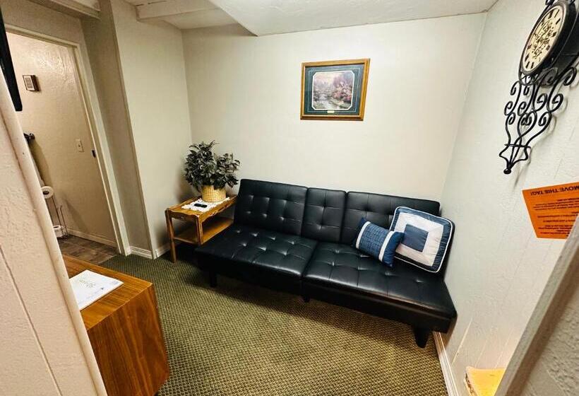 酒店 Salmon River Inn