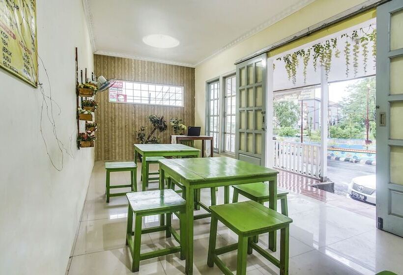 Hotell Spot On 90896 Griya Atu Syariah