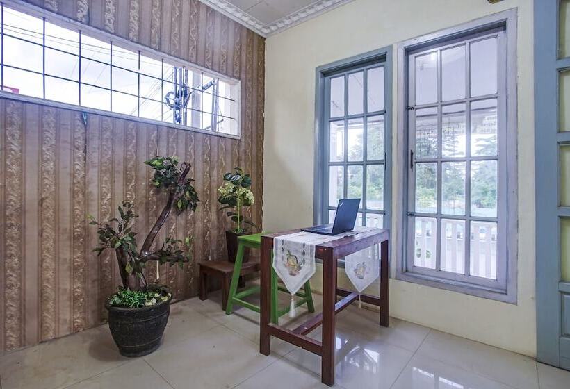 Hotell Spot On 90896 Griya Atu Syariah