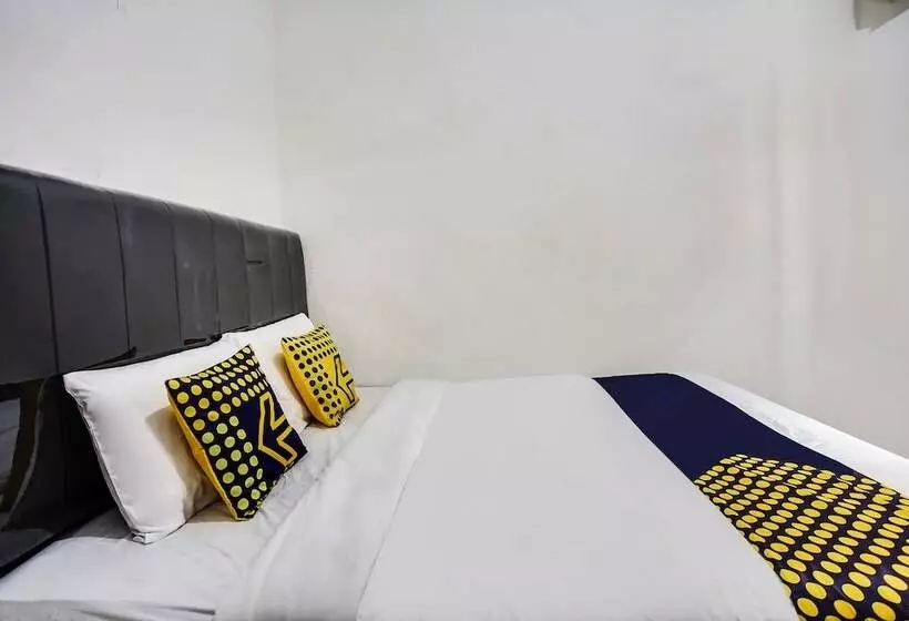 Hotelli Spot On 90896 Griya Atu Syariah