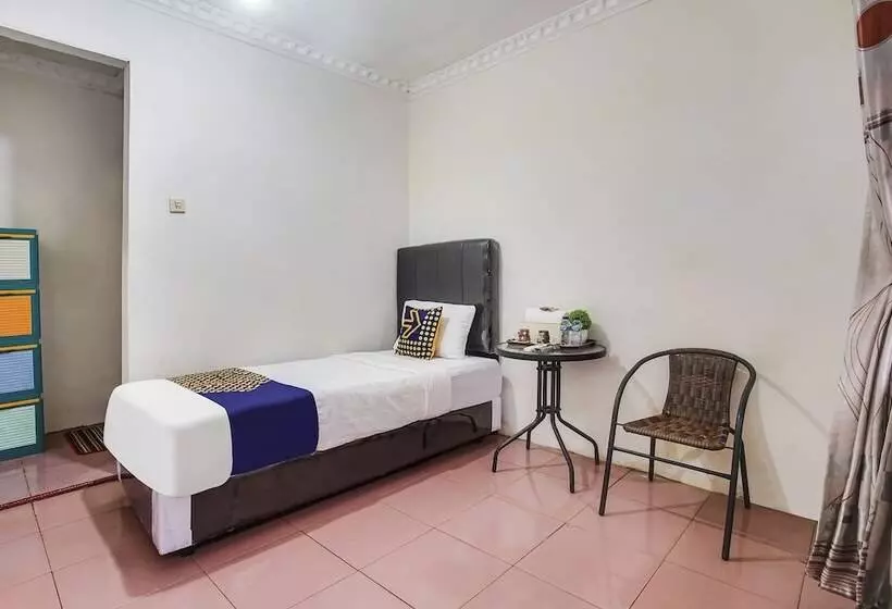 Hotelli Spot On 90896 Griya Atu Syariah