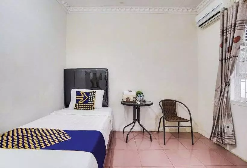 Hotelli Spot On 90896 Griya Atu Syariah