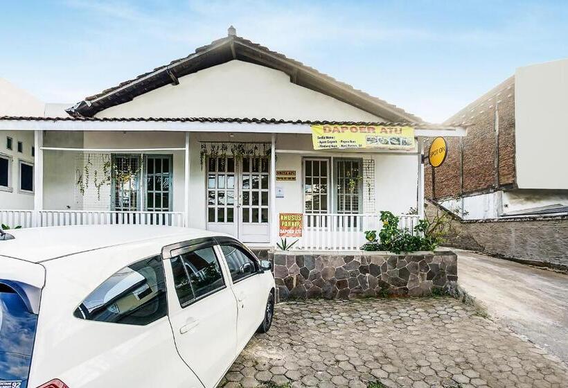 Hotell Spot On 90896 Griya Atu Syariah