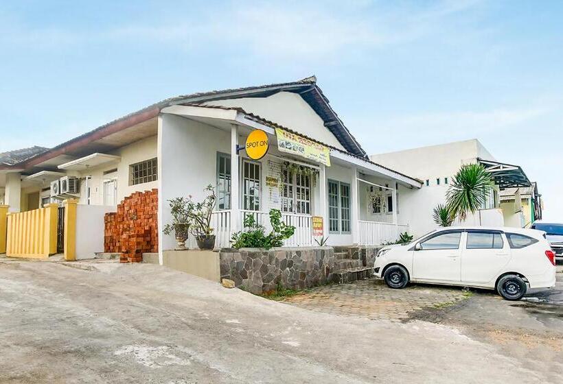 Hotell Spot On 90896 Griya Atu Syariah