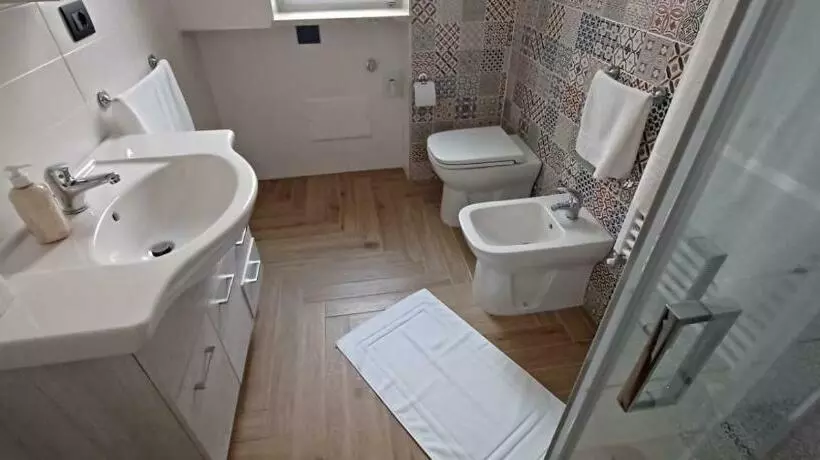 Aamiaismajoitus (B&B) La Corte Dell Orologio