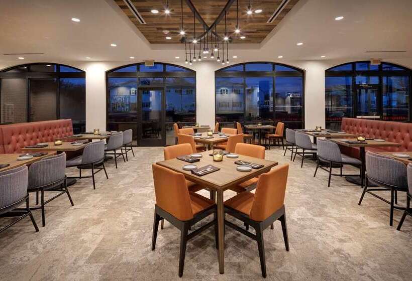 Отель Hilton Garden Inn Haymarket