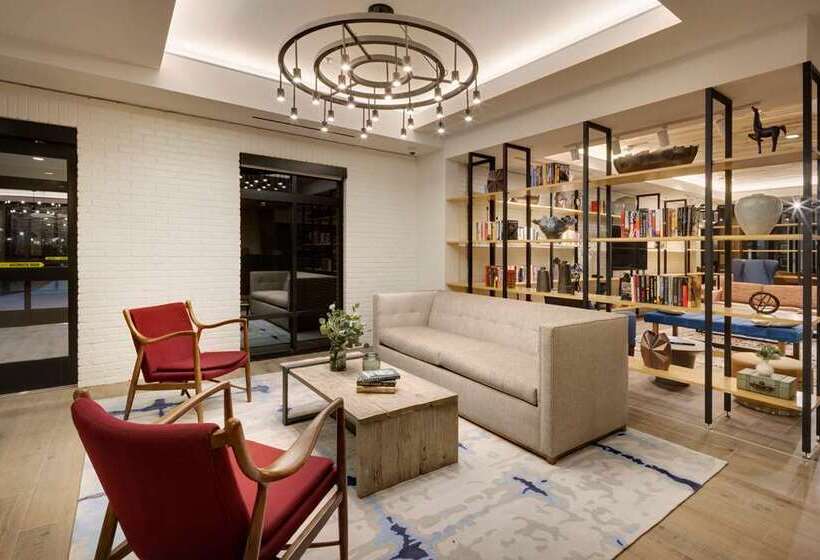 Отель Hilton Garden Inn Haymarket