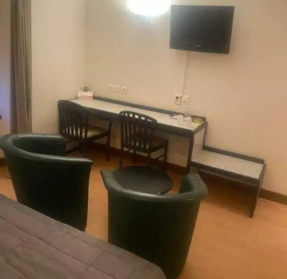 ホテル Hôtel Du Commerce
