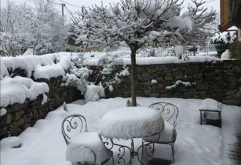 مبيت وإفطار Chez La Nanie