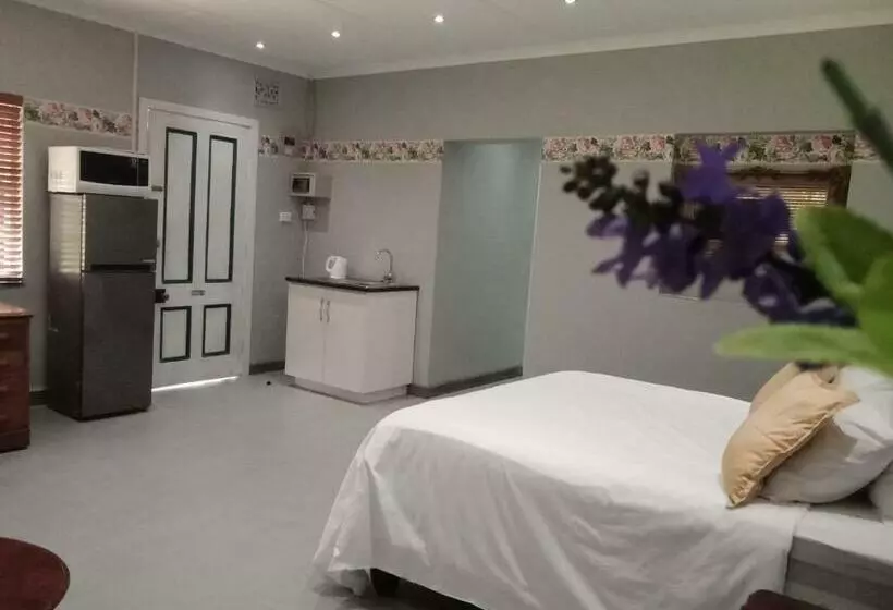 Aamiaismajoitus (B&B) Heroes Garden Lodge