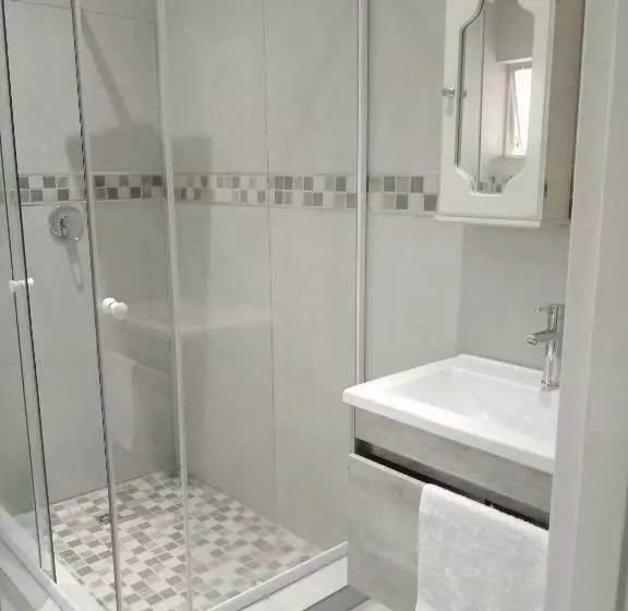 Aamiaismajoitus (B&B) Heroes Garden Lodge