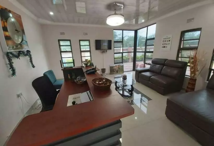 تختخواب و صبحانه Top Stay Inn