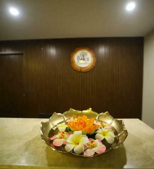 ホテル The Oaks Comforts