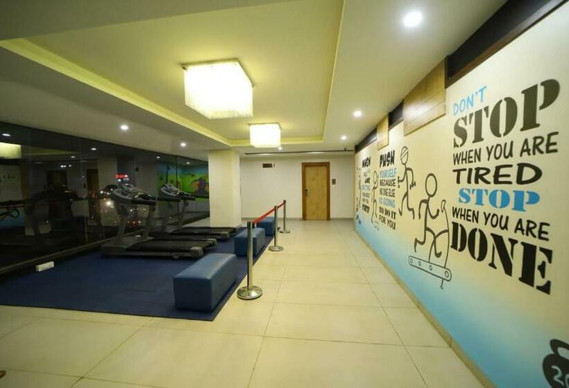 ホテル The Oaks Comforts