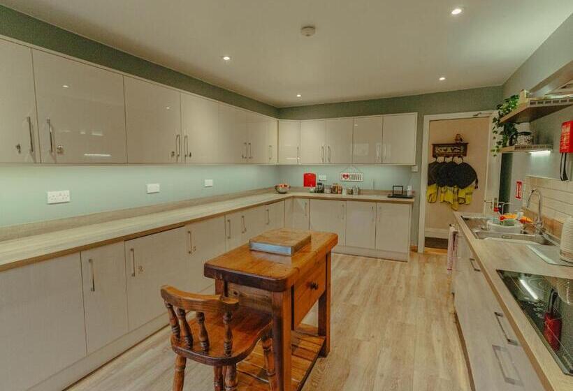 Пансион Mount Barker