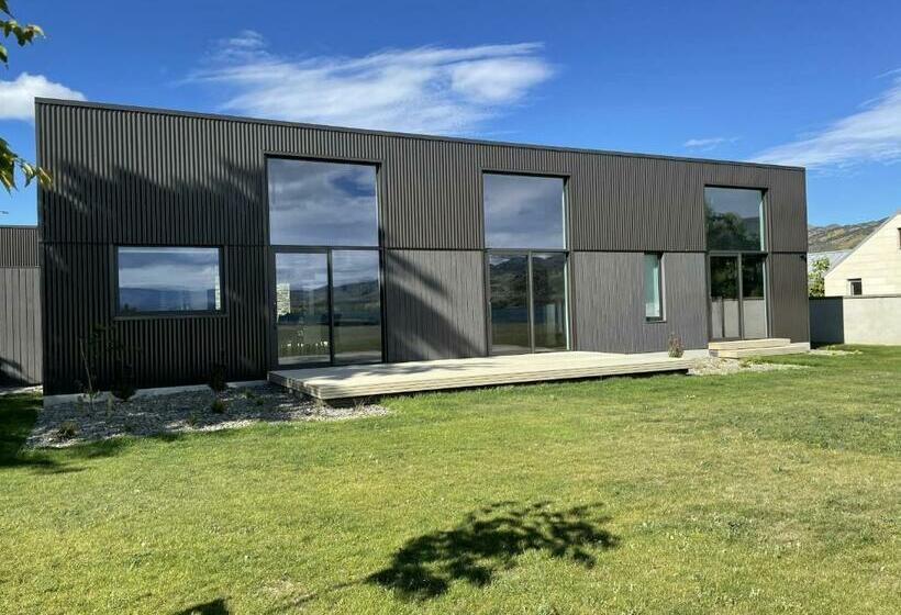 Pisa House Lakefront Boutique B&b