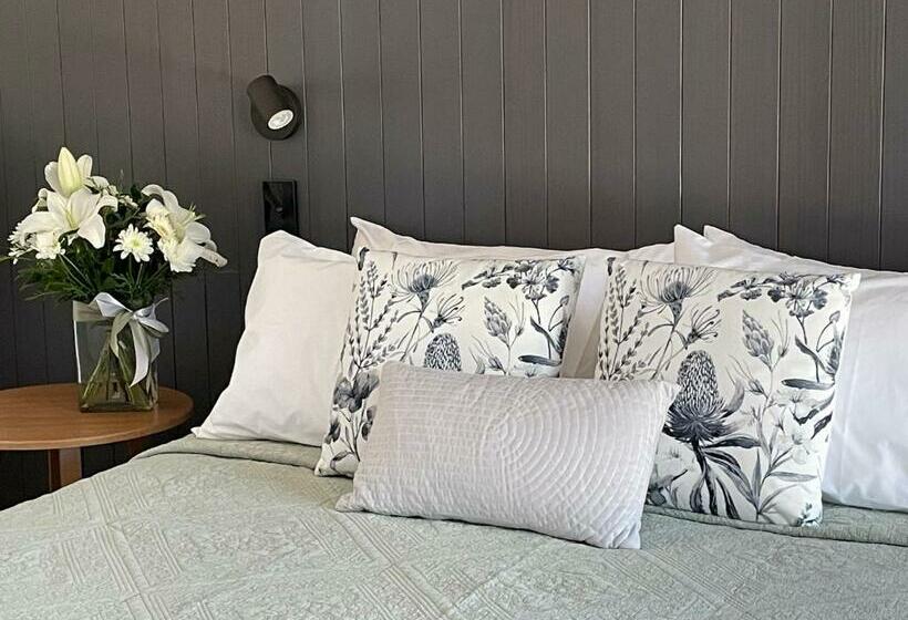 Pisa House Lakefront Boutique B&b