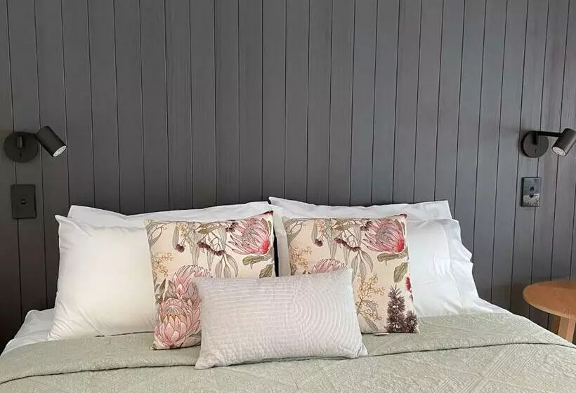 Pisa House Lakefront Boutique B&b