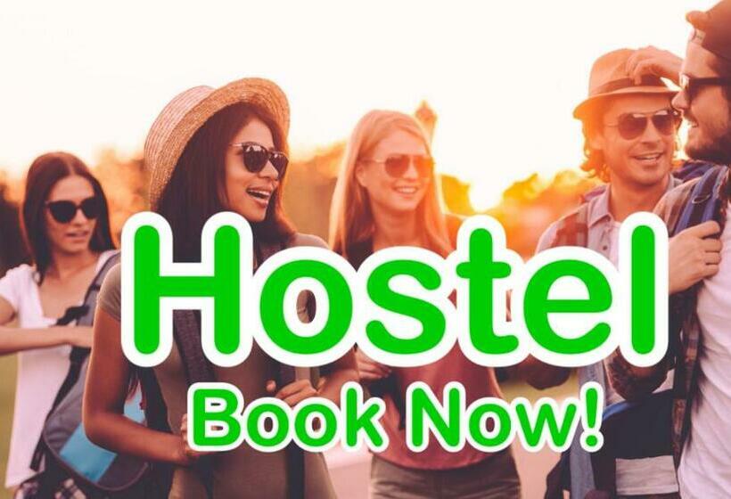 فندق صغير Airport Bunk House Free Wifi Parking Coffee Long Term Welcome