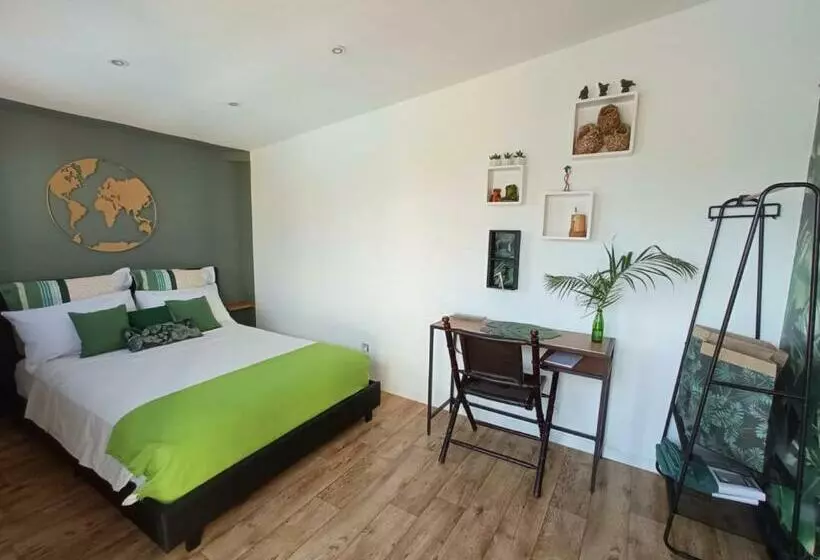 تختخواب و صبحانه A La Kaz Ti Zozeff