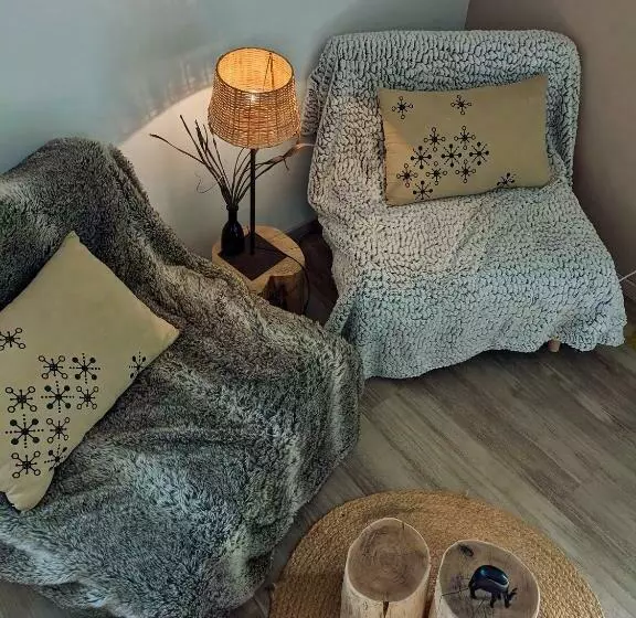 تختخواب و صبحانه A La Kaz Ti Zozeff