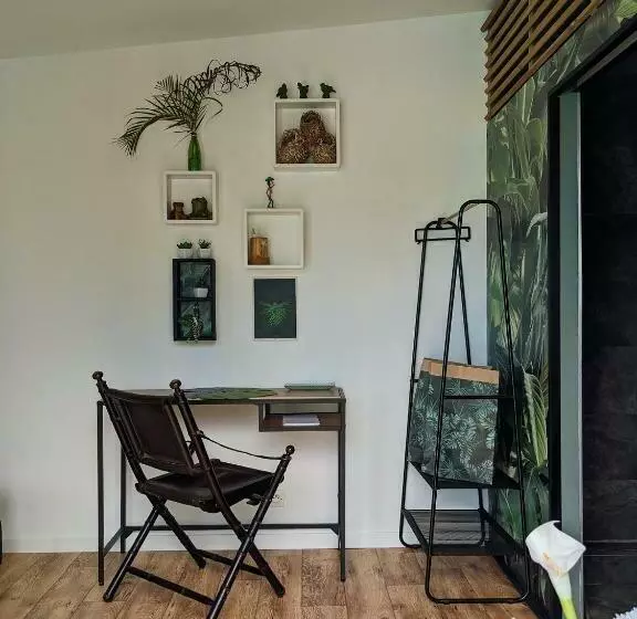 تختخواب و صبحانه A La Kaz Ti Zozeff