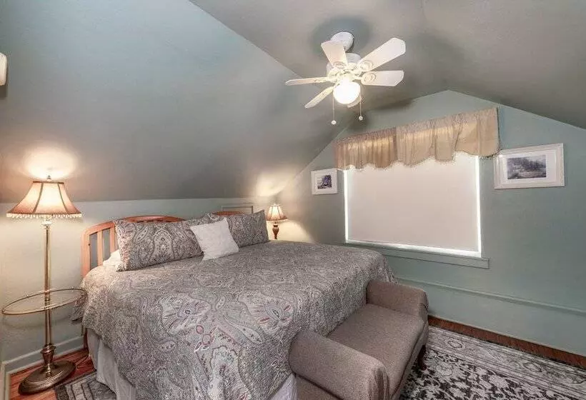 Historic Tremain Cottages