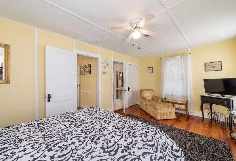 Historic Tremain Cottages