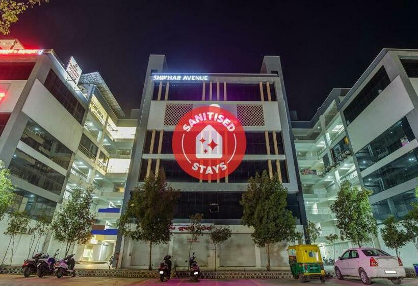 호텔 Oyo Townhouse 812  The Grand White