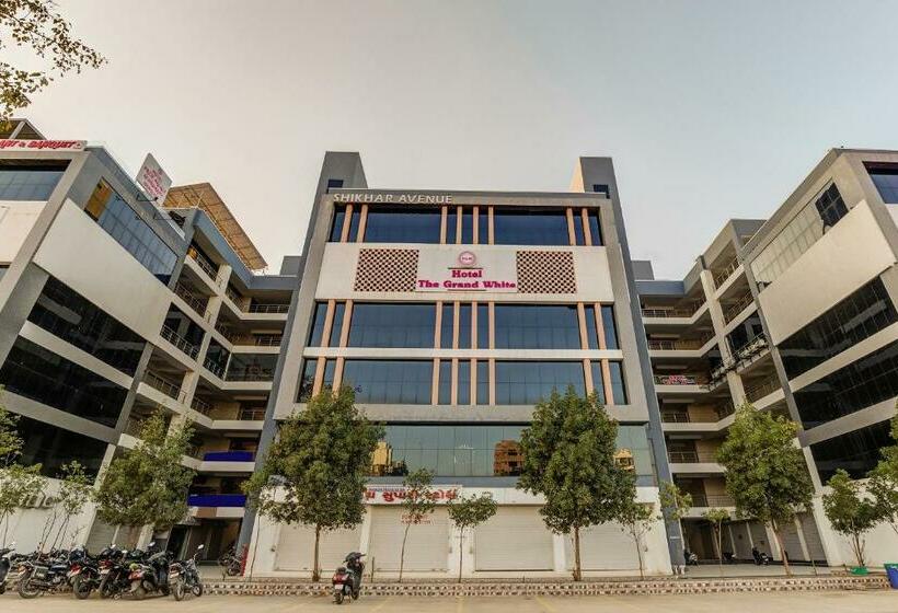 호텔 Oyo Townhouse 812  The Grand White