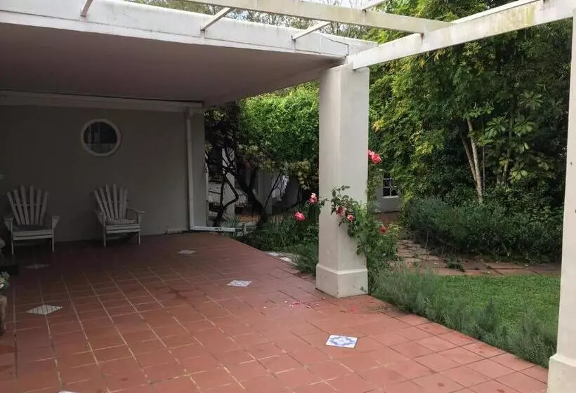 پانسیون Sarah S Place  Heatherlands,george