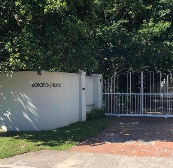 פנסיון Sarah S Place  Heatherlands,george