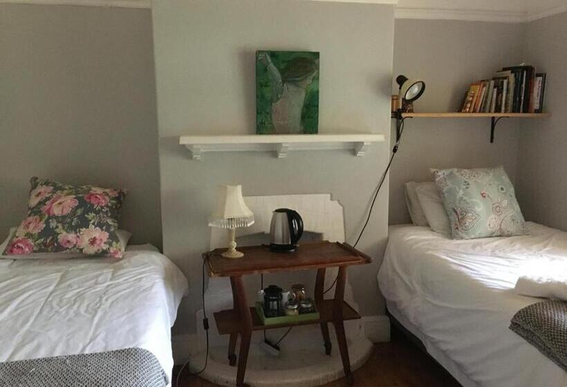 פנסיון Sarah S Place  Heatherlands,george