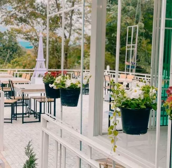 La Maison Blanche Chiang Rai Resort