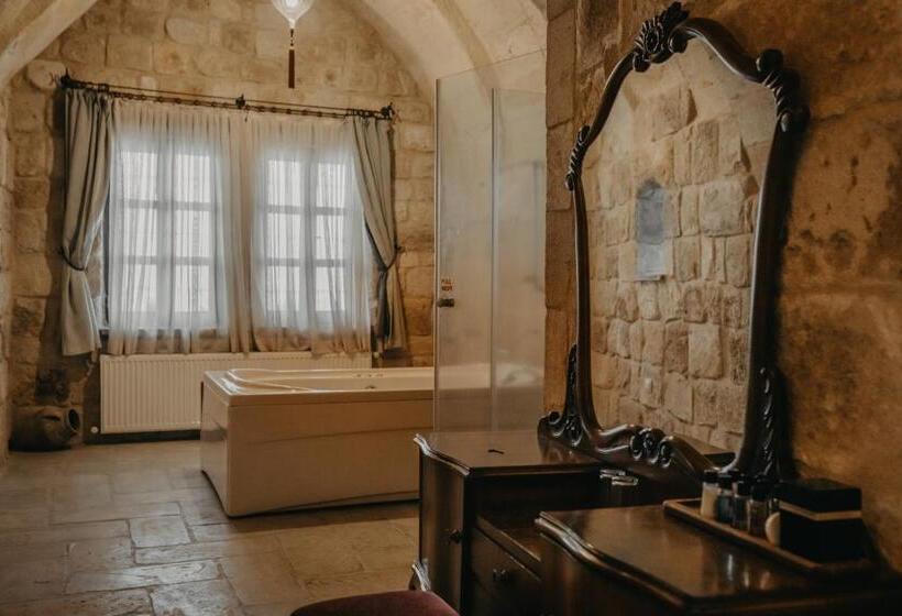 ホテル Dere Suites Cappadocia