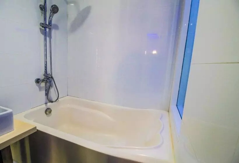 Hotel Dream World Araneta Cubao