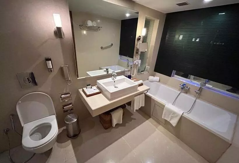 Fortune Select Sg Highway, Ahmedabad Member Itc S Hotel Group