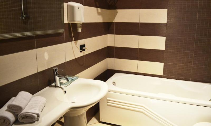 Green House Hotel & Restaurant