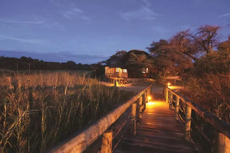 هتل Hakusembe River Lodge