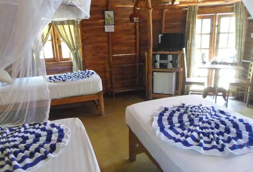 فندق Kirinda Beach Resort