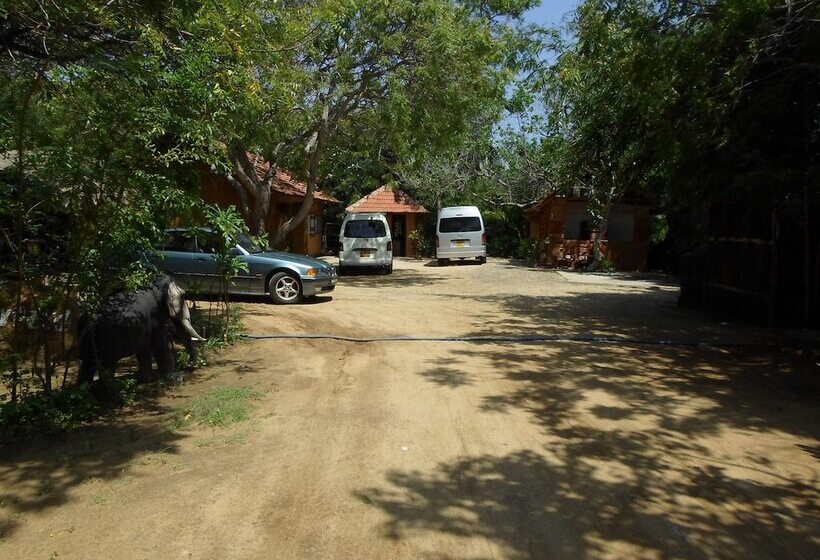 호텔 Kirinda Beach Resort