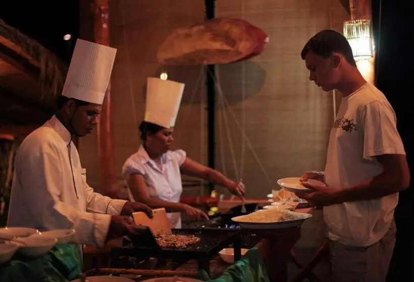 فندق Kirinda Beach Resort