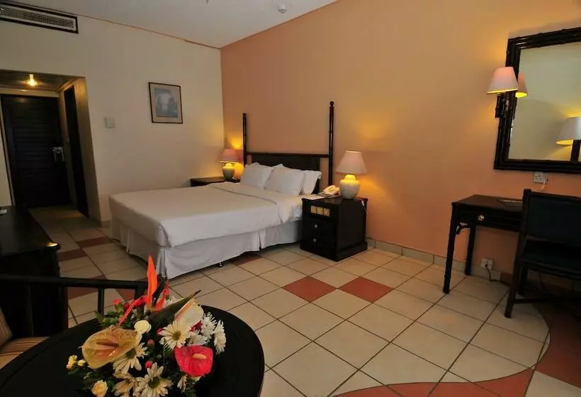 호텔 Mombasa Continental Resort