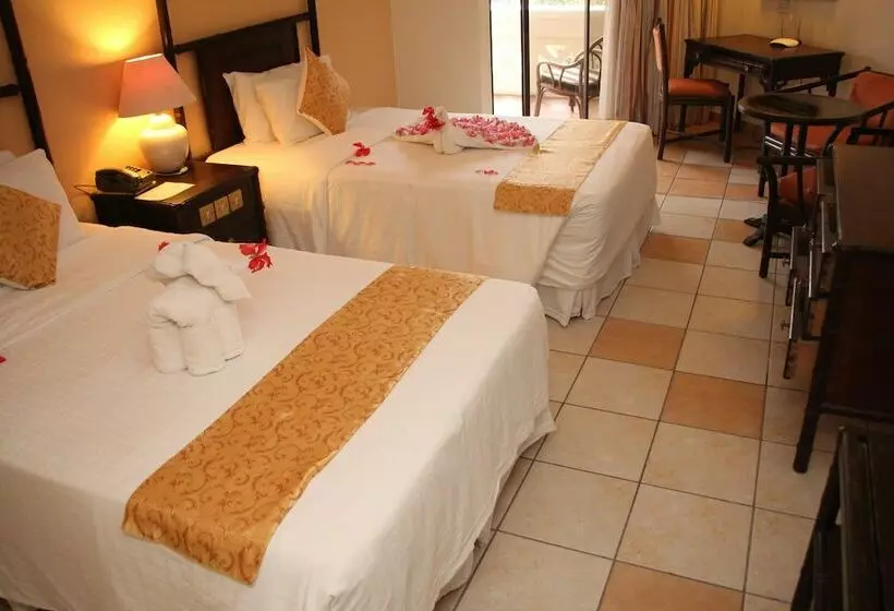 호텔 Mombasa Continental Resort