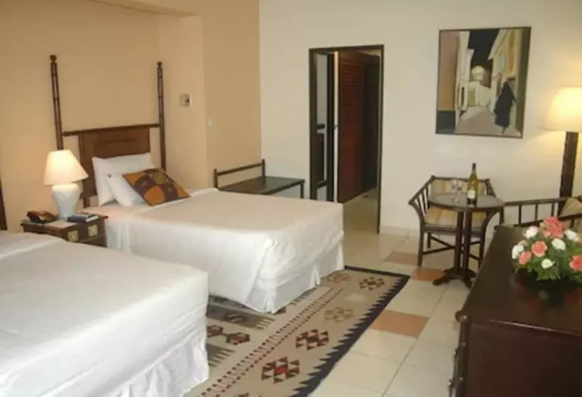 호텔 Mombasa Continental Resort